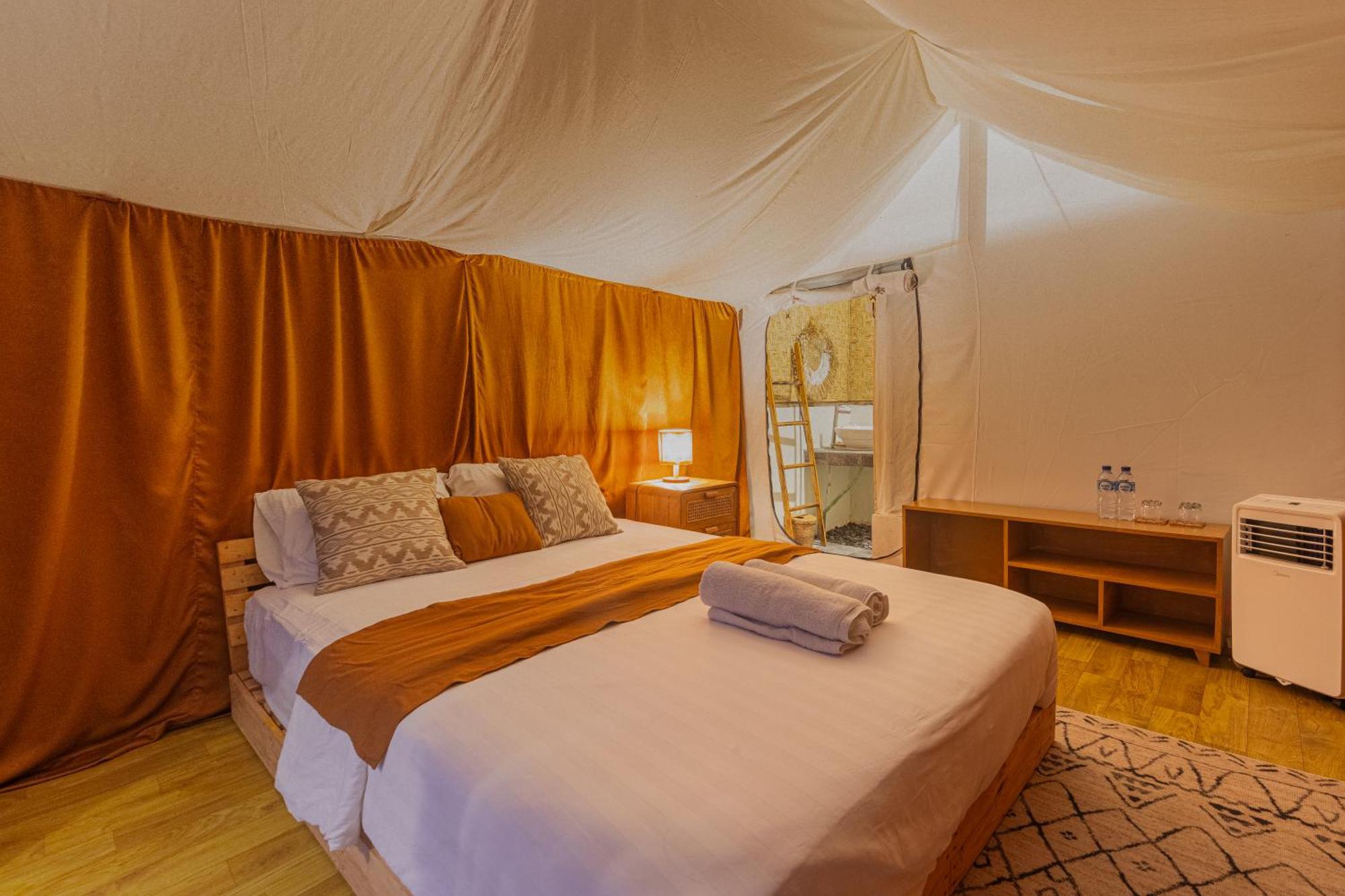Готель Camani Glamping Каранґасем Номер фото